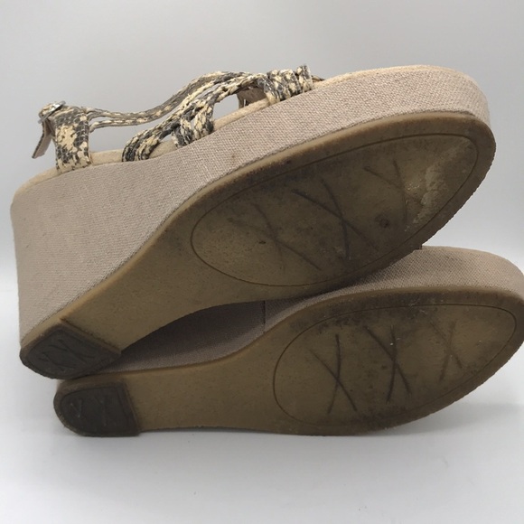 Impo Wizzy painted python print wedge sandals, size 8M - Picture 7 of 8